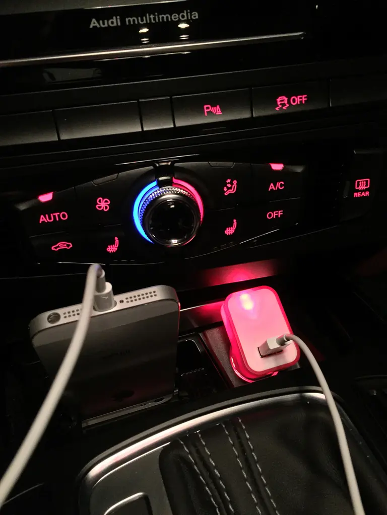 USB auto punjač Waze AP844032 red-3